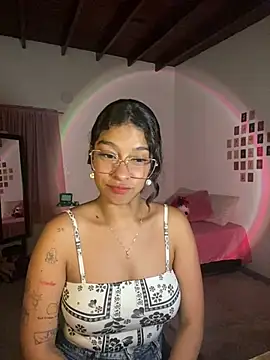 Snapshot of Arteatenea__ chatting on January 15, 2025, 5:19 am Arteatenea online show from January 15, 2025, 5:19 am