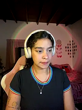 Snapshot of Arteatenea__ chatting on December 16, 2025, 5:01 am Arteatenea online show from December 16, 2025, 5:01 am