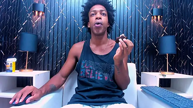 Snapshot of LarryCollin chatting on February 15, 2025, 1:31 am LarryCollin online show from February 15, 2025, 1:31 am
