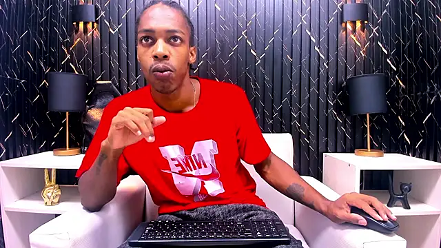 Snapshot of LarryCollin chatting on March 1, 2025, 3:43 am LarryCollin online show from March 1, 2025, 3:43 am