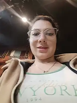 Snapshot of VALERY-03_ chatting on August 1, 2026, 2:11 am VALERY-03 online show from August 1, 2026, 2:11 am