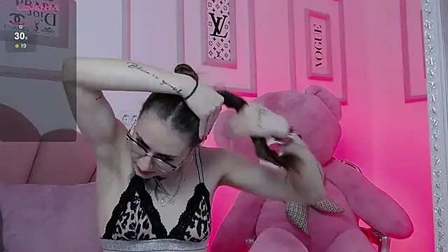 Abby  White online show from March 10, 2025, 5:39 pm