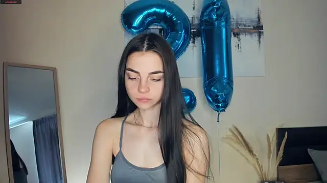 MaryJacksoon online show from May 22, 2026, 7:59 am
