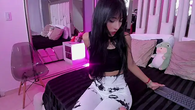 Snapshot of Kitty_Eliffe chatting on March 12, 2025, 7:38 pm Kitty Eliffe online show from March 12, 2025, 7:38 pm