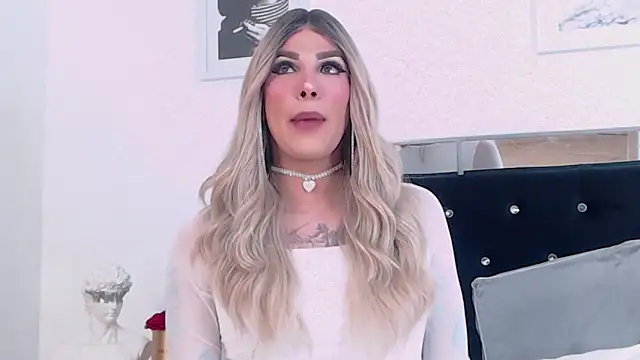 Snapshot of ZikaruRichie chatting on February 10, 2025, 11:04 am ZikaruRichie online show from February 10, 2025, 11:04 am