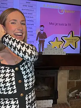 lola tentatiion online show from December 14, 2025, 8:02 pm