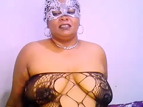 Snapshot of Mysterylady143 chatting on February 8, 2025, 10:08 pm Mysterylady143 online show from February 8, 2025, 10:08 pm