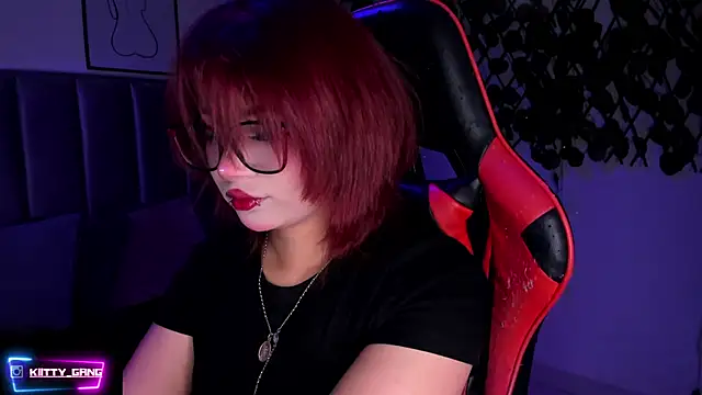 Kitty Gang online show from November 14, 2025, 2:32 am