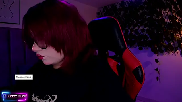 Kitty Gang online show from November 19, 2025, 1:49 am