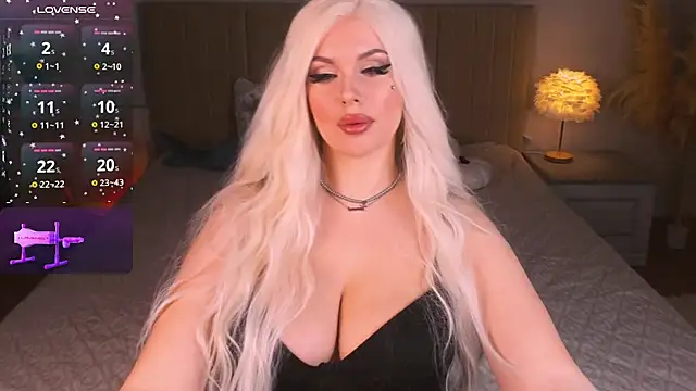 Snapshot of GoddessGlow chatting on January 22, 2025, 9:35 am GoddessGlow online show from January 22, 2025, 9:35 am