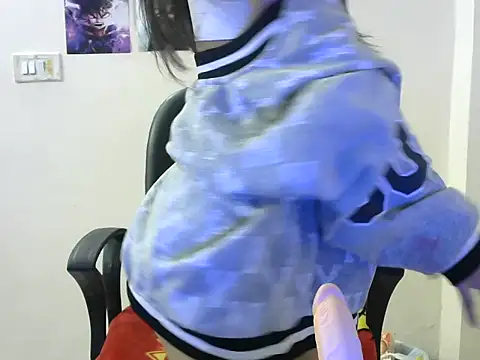 namrata1501 online show from December 8, 2024, 6:39 pm