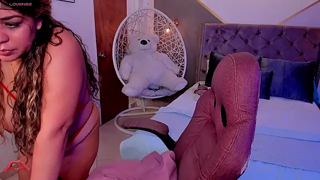 Snapshot of laris_park chatting on January 24, 2025, 11:48 am laris park online show from January 24, 2025, 11:48 am