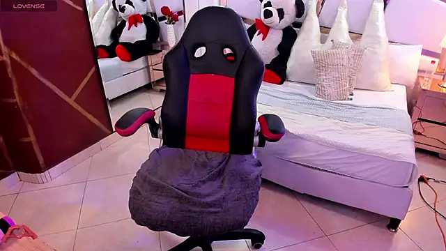 Snapshot of laris_park chatting on January 26, 2025, 8:36 am laris park online show from January 26, 2025, 8:36 am