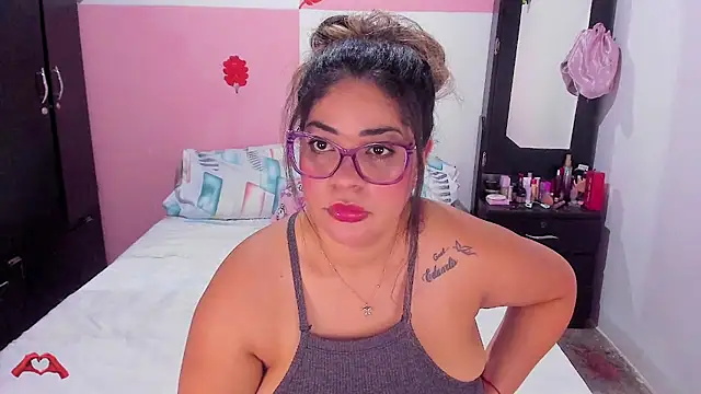 Snapshot of laris_park chatting on October 29, 2025, 5:58 pm laris park online show from October 29, 2025, 5:58 pm