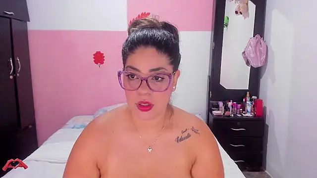 Snapshot of laris_park chatting on October 30, 2025, 8:38 am laris park online show from October 30, 2025, 8:38 am