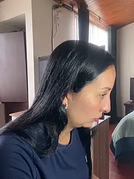 yaralyminjo2 online show from January 24, 2025, 8:54 pm