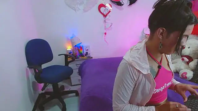 Snapshot of AlexaFontana chatting on February 19, 2025, 1:40 am AlexaFontana online show from February 19, 2025, 1:40 am