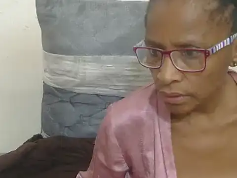 Sugarpoppy24 online show from March 18, 2025, 1:09 pm