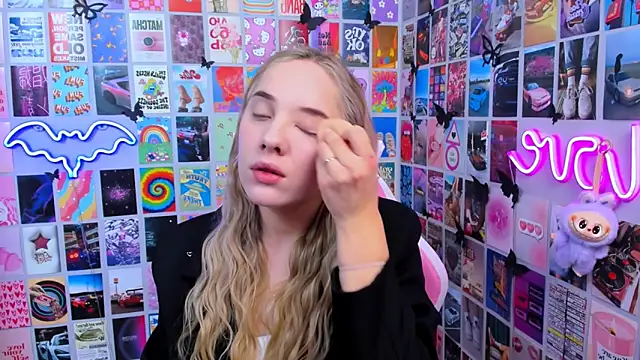 Snapshot of MiaMilas chatting on December 18, 2025, 3:07 pm MiaMilas online show from December 18, 2025, 3:07 pm