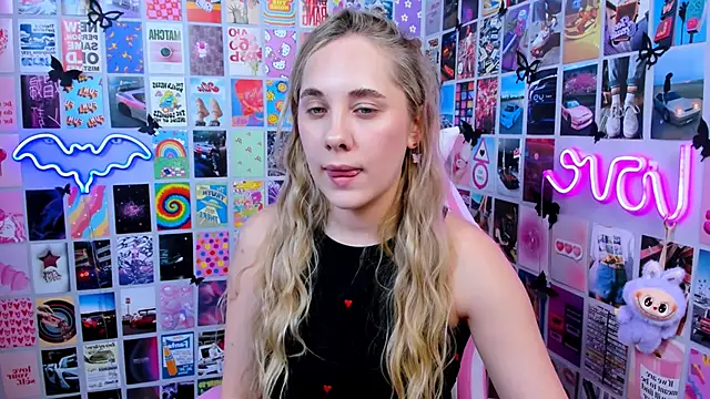 Snapshot of MiaMilas chatting on January 12, 2026, 2:22 pm MiaMilas online show from January 12, 2026, 2:22 pm