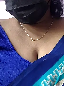 mallu-sumi online show from November 29, 2025, 5:43 am