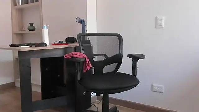 Snapshot of pablo-rincon95 chatting on January 21, 2025, 7:06 pm pablo-rincon95 online show from January 21, 2025, 7:06 pm