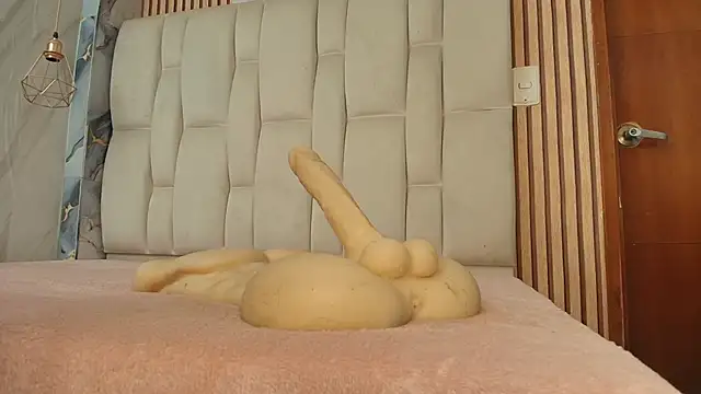 Emily Trujillo online show from December 19, 2025, 5:31 pm