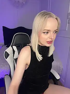 Snapshot of horny_blondiee chatting on March 22, 2025, 8:29 am horny blondiee online show from March 22, 2025, 8:29 am