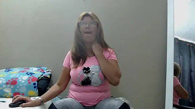 Snapshot of Aranza-Queen chatting on March 20, 2025, 8:29 pm Aranza-Queen online show from March 20, 2025, 8:29 pm