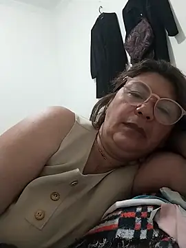 Snapshot of Aranza-Queen chatting on November 2, 2025, 3:03 pm Aranza-Queen online show from November 2, 2025, 3:03 pm