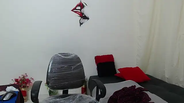 Snapshot of Aranza-Queen chatting on January 14, 2026, 4:12 pm Aranza-Queen online show from January 14, 2026, 4:12 pm