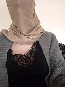 Snapshot of Liliiiblow chatting on December 25, 2024, 3:28 pm Liliiiblow online show from December 25, 2024, 3:28 pm