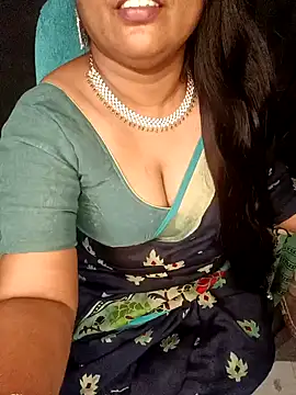 Snapshot of honey-sexy chatting on December 3, 2024, 2:49 pm honey-sexy online show from December 3, 2024, 2:49 pm