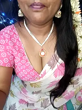 Snapshot of honey-sexy chatting on December 25, 2024, 1:41 pm honey-sexy online show from December 25, 2024, 1:41 pm