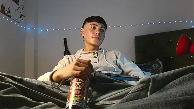 Snapshot of Im_juanda chatting on February 22, 2025, 10:42 pm Im juanda online show from February 22, 2025, 10:42 pm