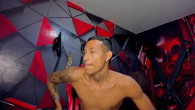 Hana and Zeta online show from October 19, 2025, 12:17 pm