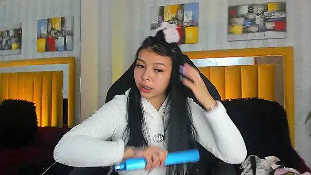 pettit courtny online show from November 29, 2025, 8:56 pm