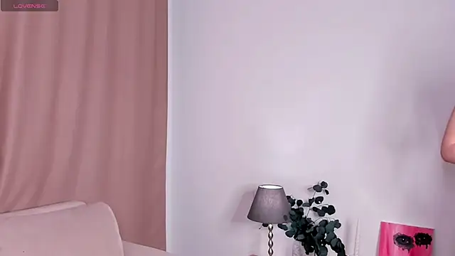 sincere shyness online show from February 12, 2025, 6:40 pm