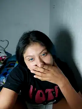 azulzulix online show from November 30, 2025, 3:21 am