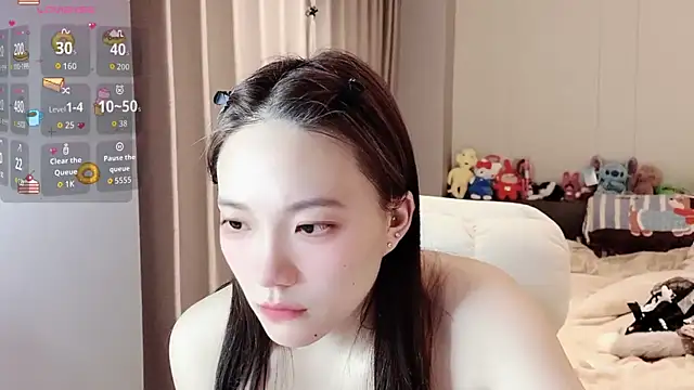 qiqi-666 online show from February 27, 2026, 2:06 pm