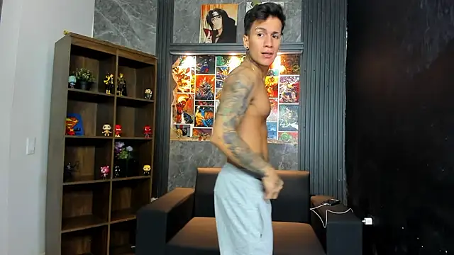 pettergrey1 online show from March 6, 2025, 12:41 pm