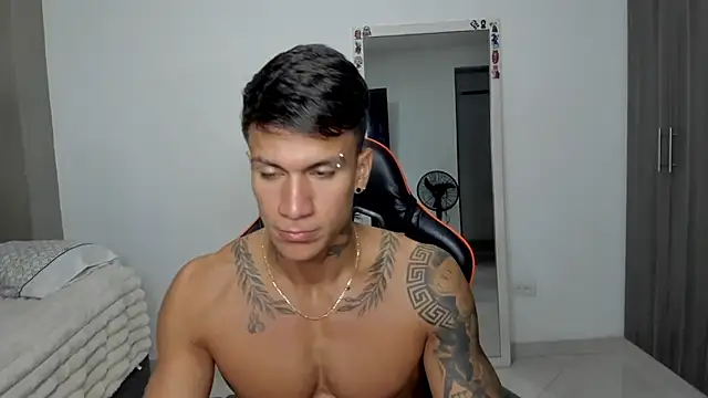 Snapshot of pettergrey1 chatting on February 12, 2026, 12:00 pm pettergrey1 online show from February 12, 2026, 12:00 pm