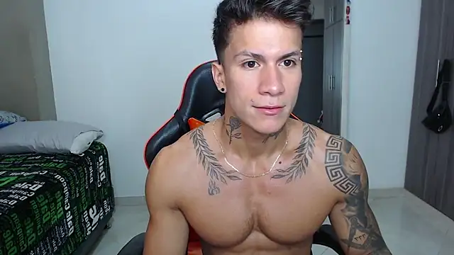 Snapshot of pettergrey1 chatting on February 23, 2026, 1:30 pm pettergrey1 online show from February 23, 2026, 1:30 pm