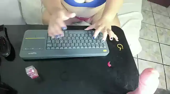 mila cinnamon online show from December 29, 2024, 4:19 pm