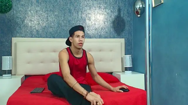 Erick Zhimerman online show from November 24, 2025, 7:46 pm