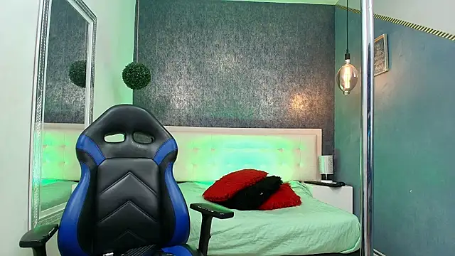 Snapshot of Erick_Zhimerman chatting on March 11, 2026, 4:18 am Erick Zhimerman online show from March 11, 2026, 4:18 am