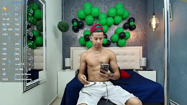 Snapshot of Erick_Zhimerman chatting on March 19, 2026, 3:54 am Erick Zhimerman online show from March 19, 2026, 3:54 am