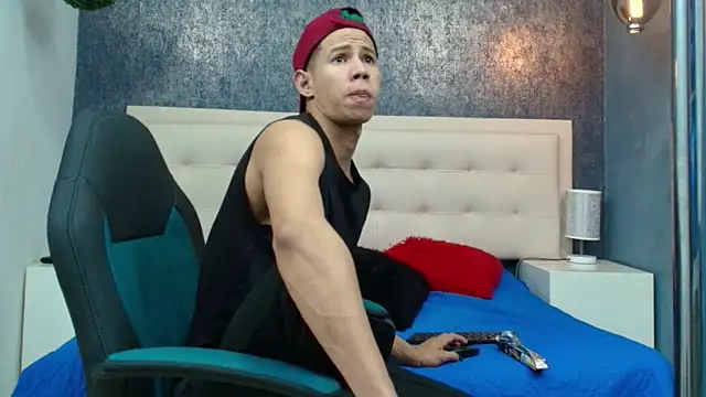 Snapshot of Erick_Zhimerman chatting on March 24, 2026, 3:33 am Erick Zhimerman online show from March 24, 2026, 3:33 am