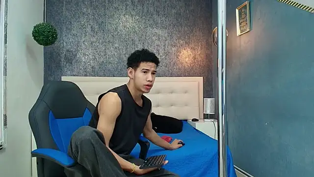 Snapshot of Erick_Zhimerman chatting on April 7, 2026, 11:54 am Erick Zhimerman online show from April 7, 2026, 11:54 am