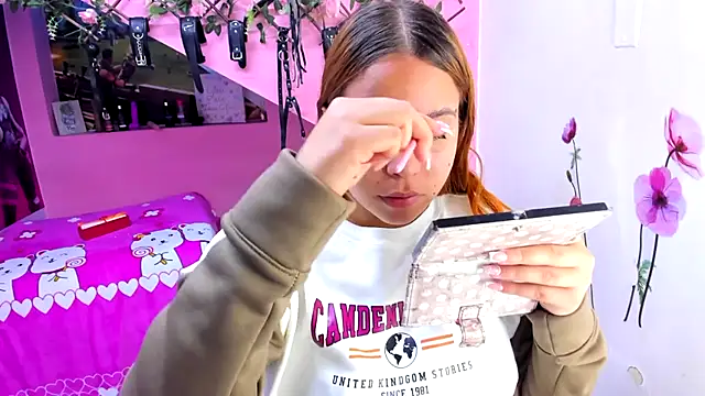 marcellaa303av online show from November 17, 2025, 3:01 am